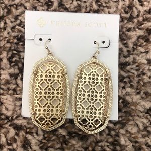 Kendra Scott Danielle Earrings in gold filigree